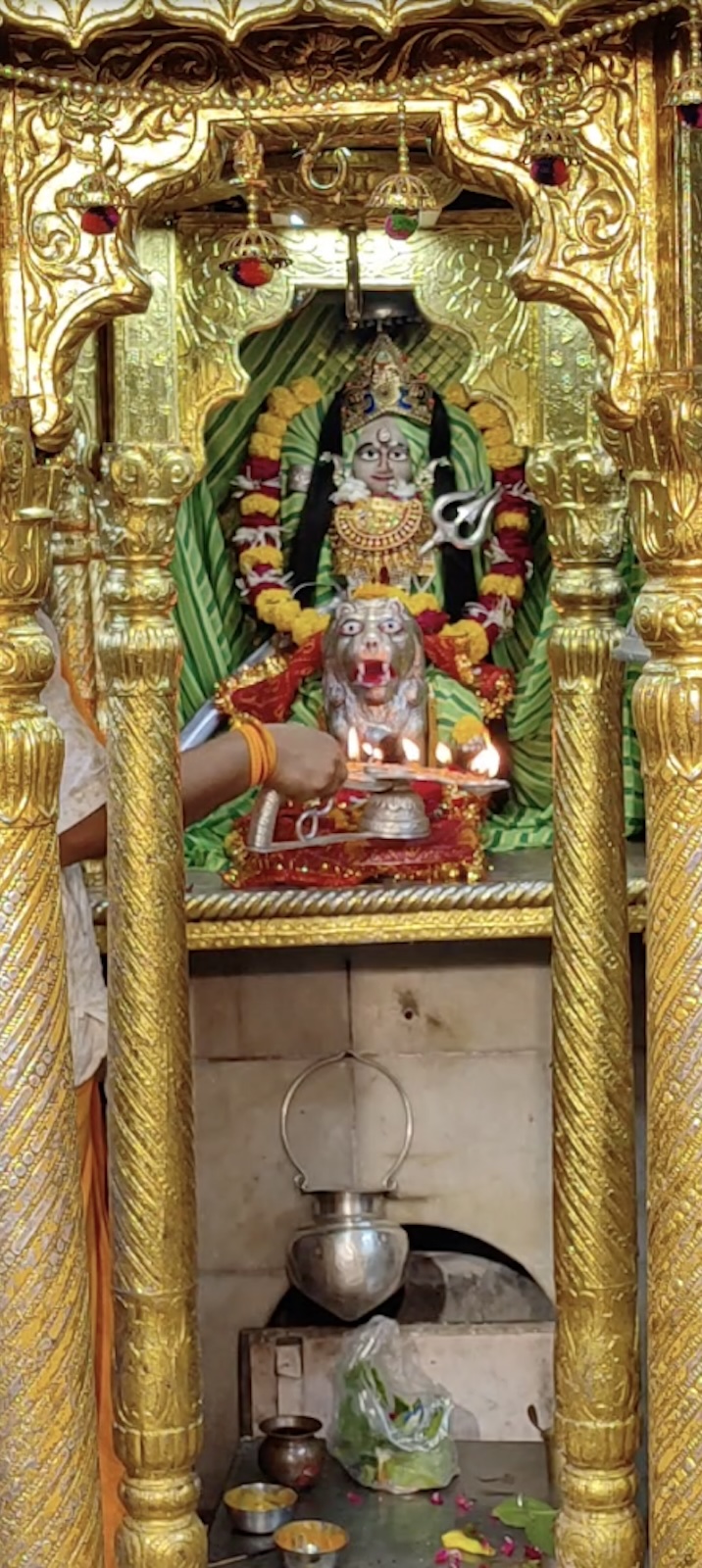 Aarti Darshan Maa Amba at Shree Kubereshwar Mahadev