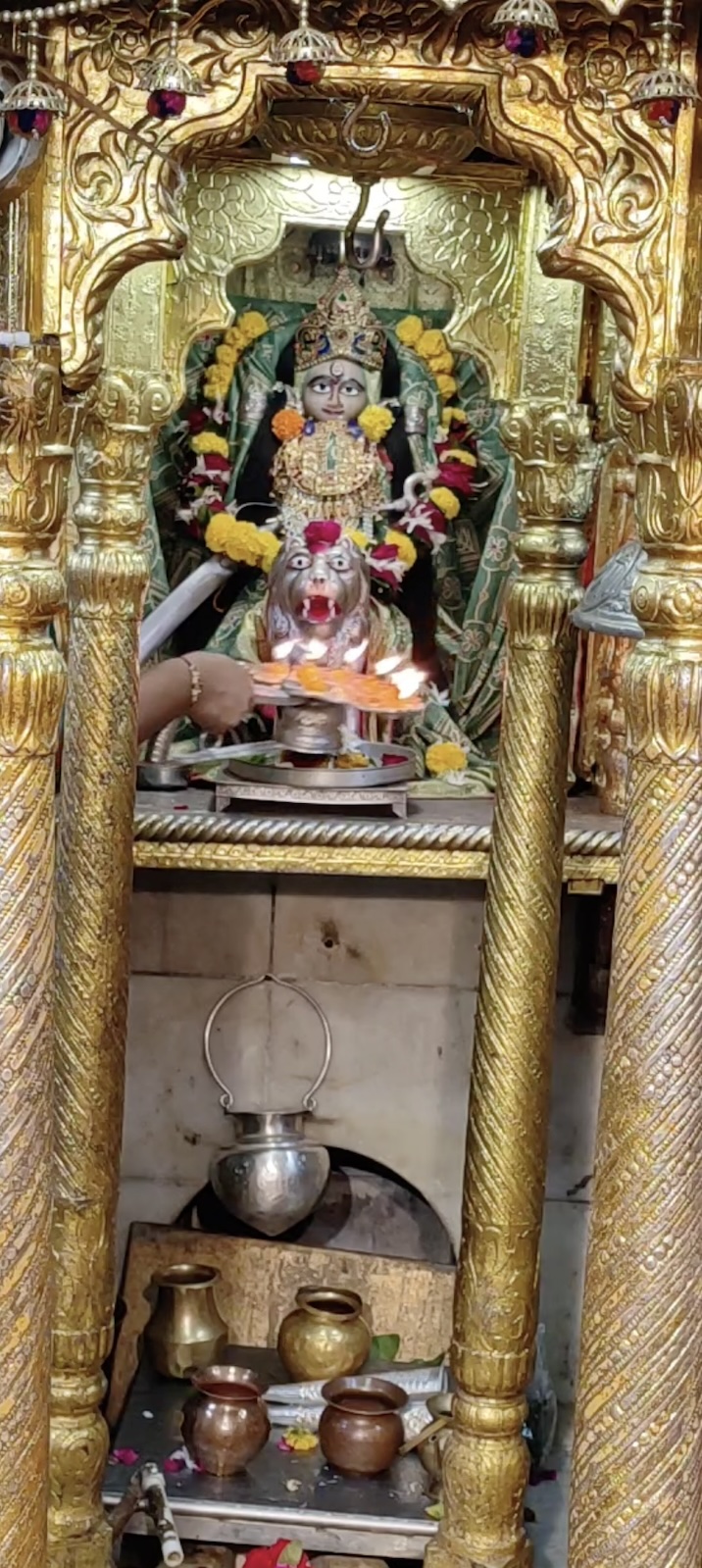 Aarti Darshan Maa Amba at Shree Kubereshwar Mahadev